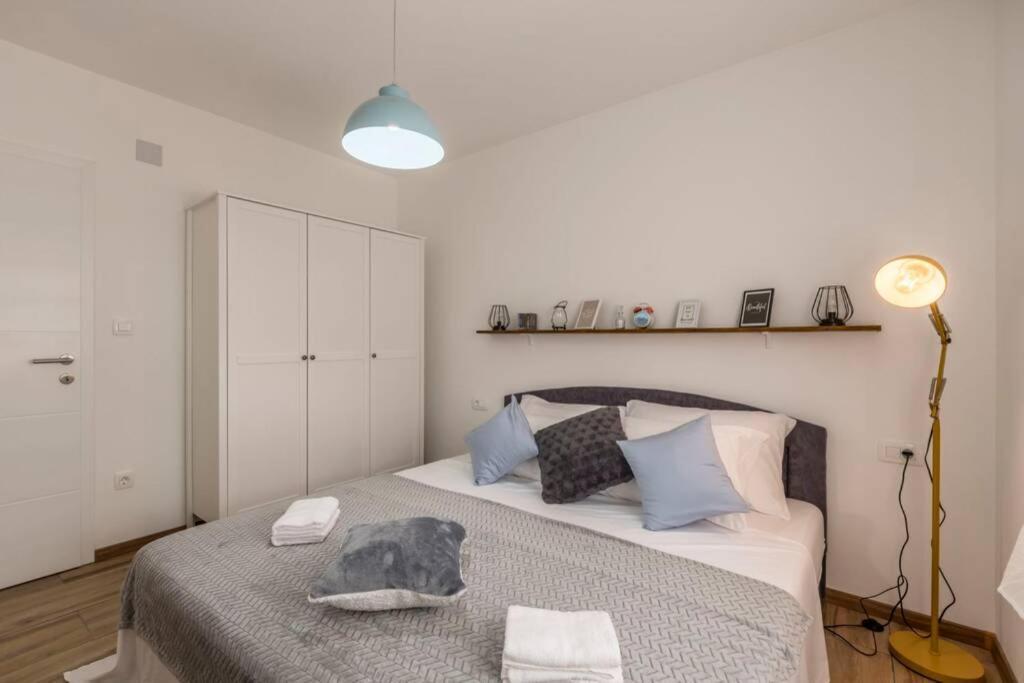 Apartment By Joe Trogir Extérieur photo