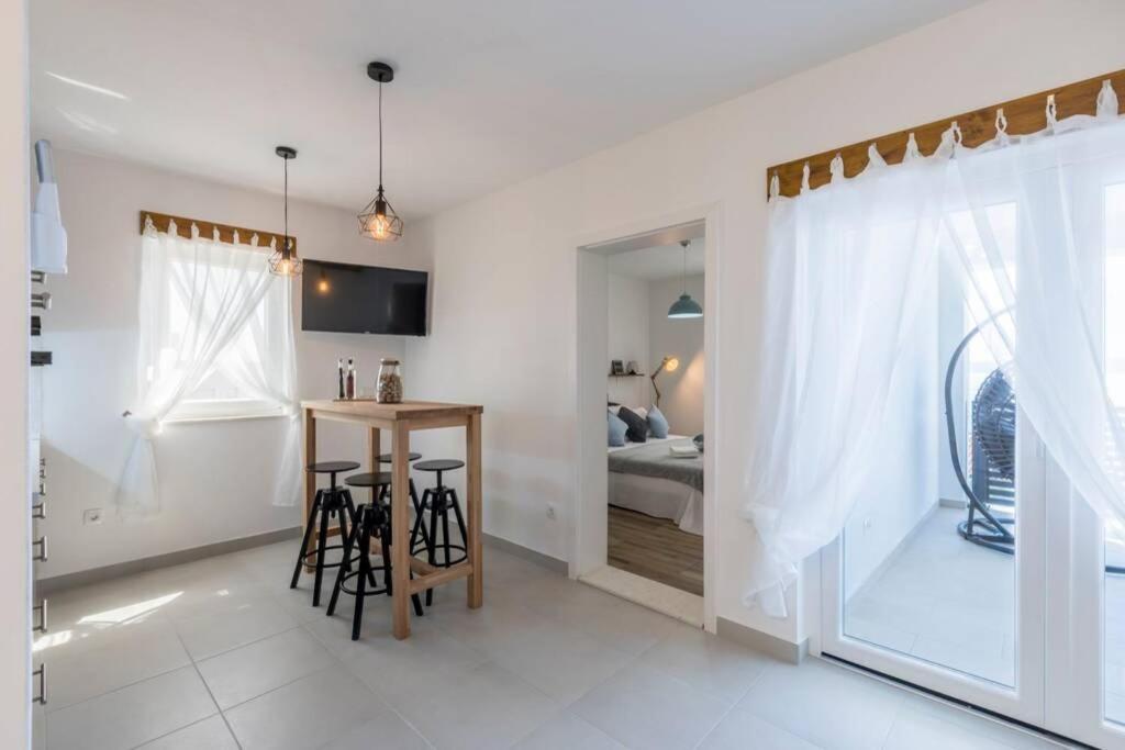 Apartment By Joe Trogir Extérieur photo